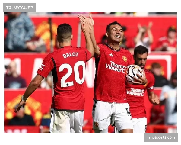 诺丁汉森林两分钟连入两球逆转曼联 萨沃纳滑跪激情庆祝震撼全场 诺丁汉森林两分钟连入两球逆转曼联 萨沃纳滑跪激情庆祝震撼全场