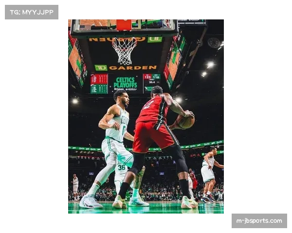 NBA周日焦点战：热火对阵尼克斯，巴特勒兰德尔对决