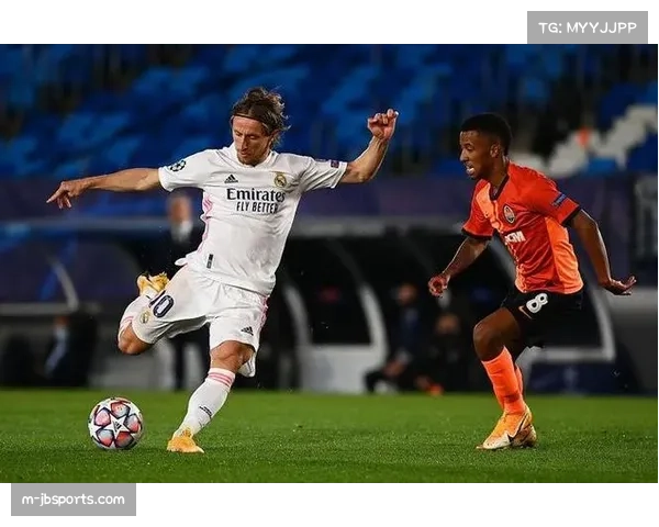 欧冠转播收入分配：资源集中化与战术创新扩散效应