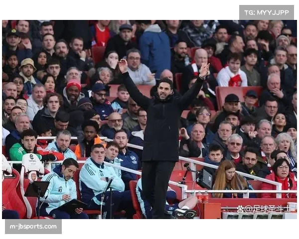 战术复盘：阿尔特塔如何通过边后卫内收调整破解西汉姆的密集防守