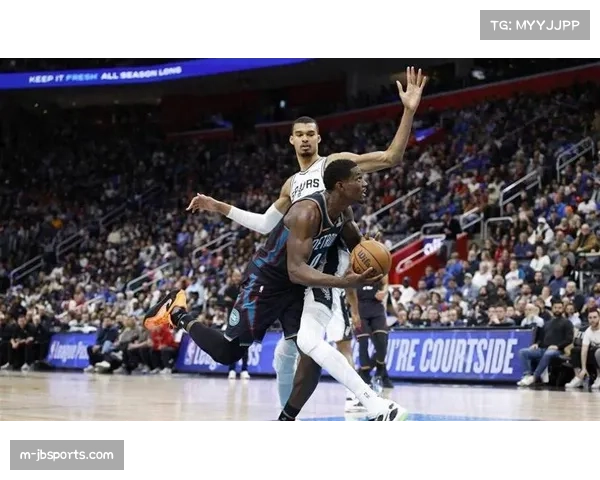 NBA：火箭力克爵士，将与勇士的胜场差缩小至0.5个